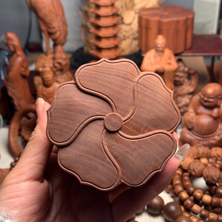 檀香木把件老山檀香莲花盒