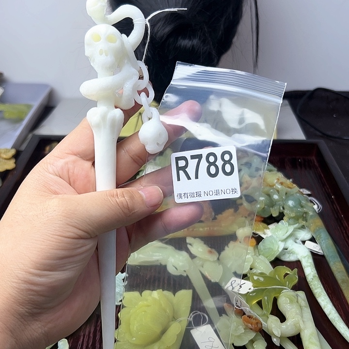 蛇纹石玉发饰合金柠**•