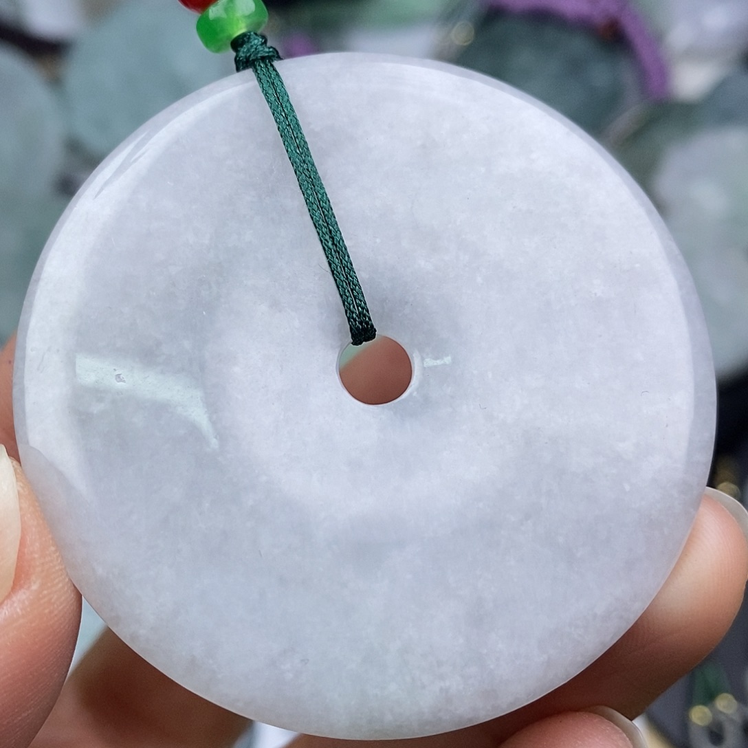 翡翠挂件未镶嵌翡翠