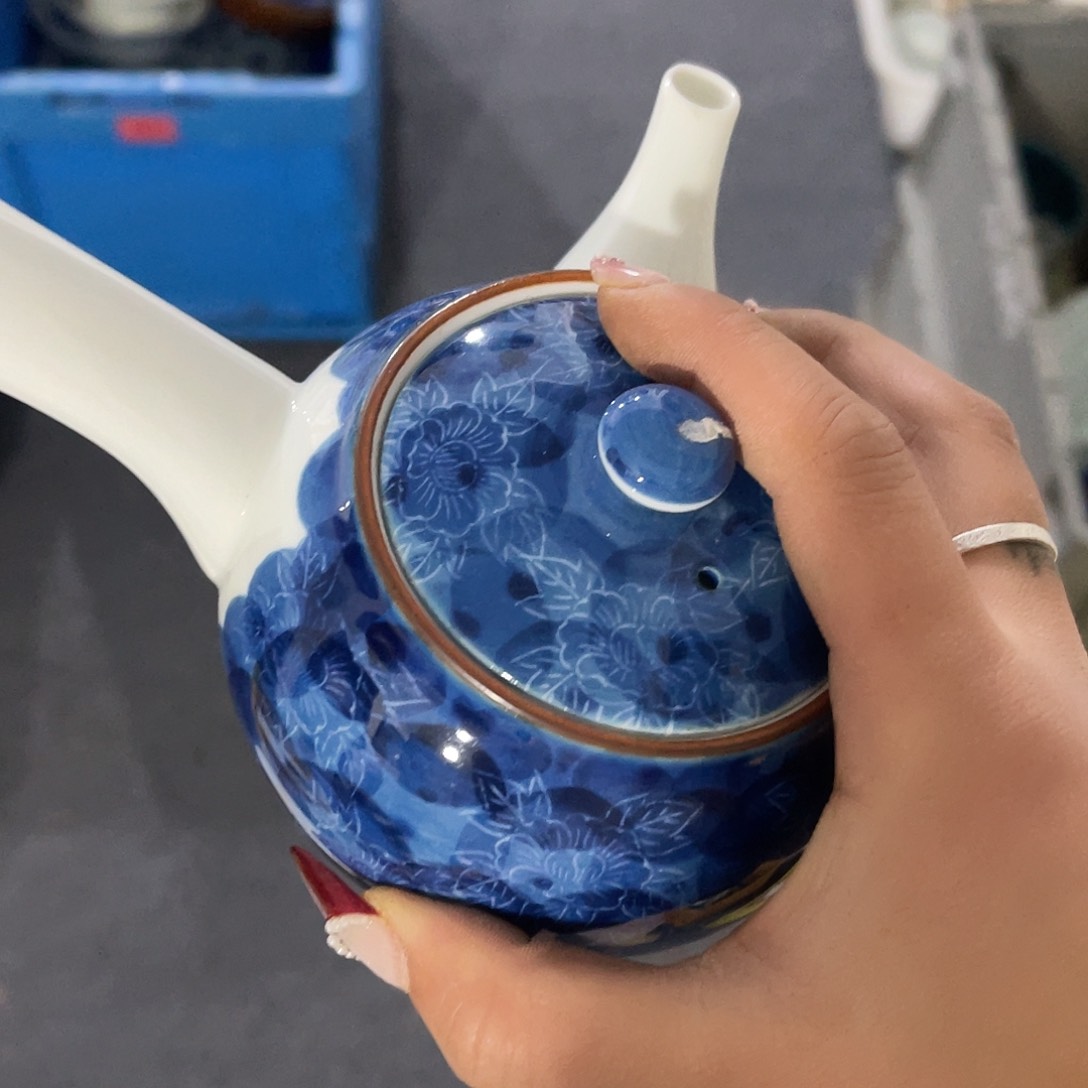 瓷片用*嗯！羽毛球等多种比赛场地及