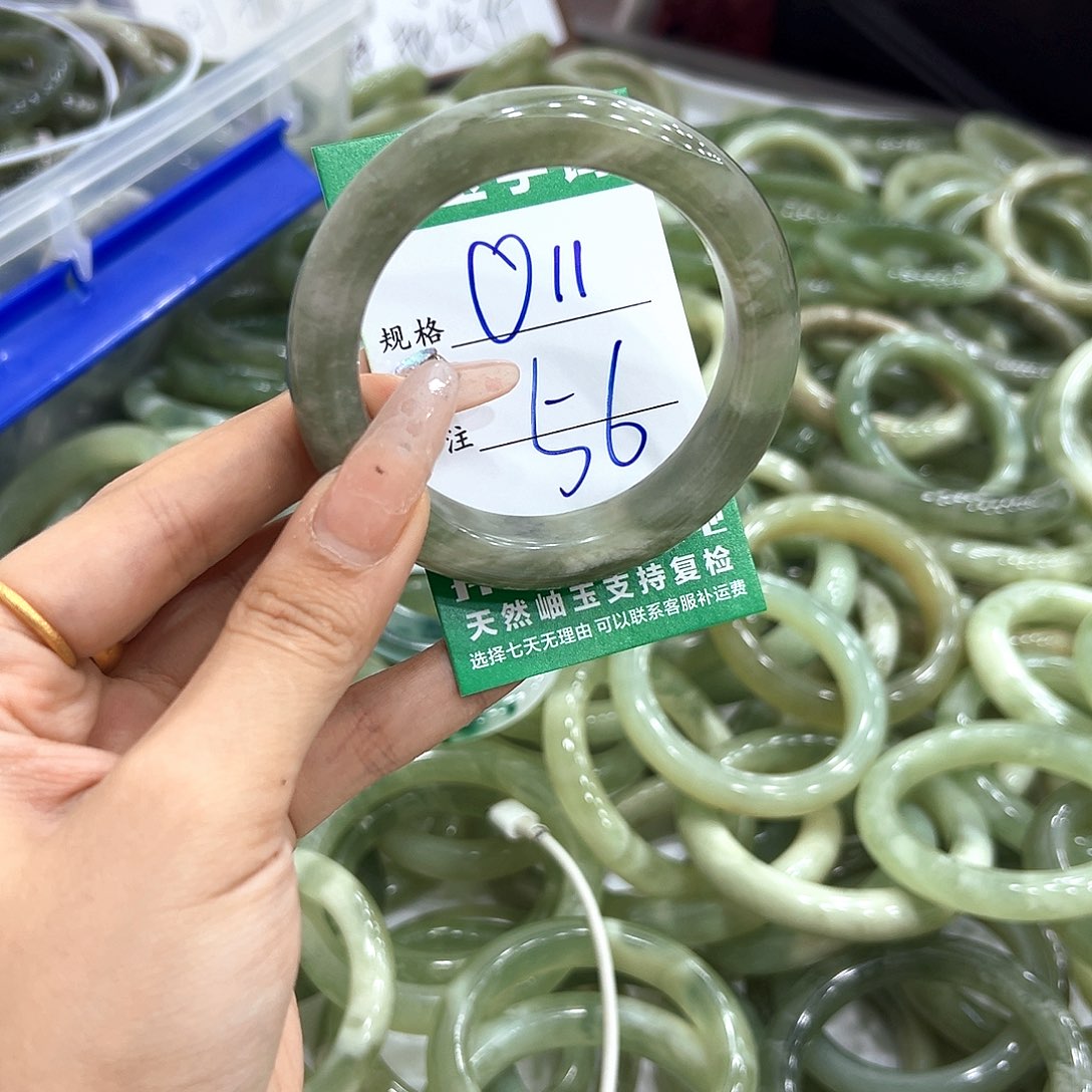 岫玉未镶嵌手镯Srrr