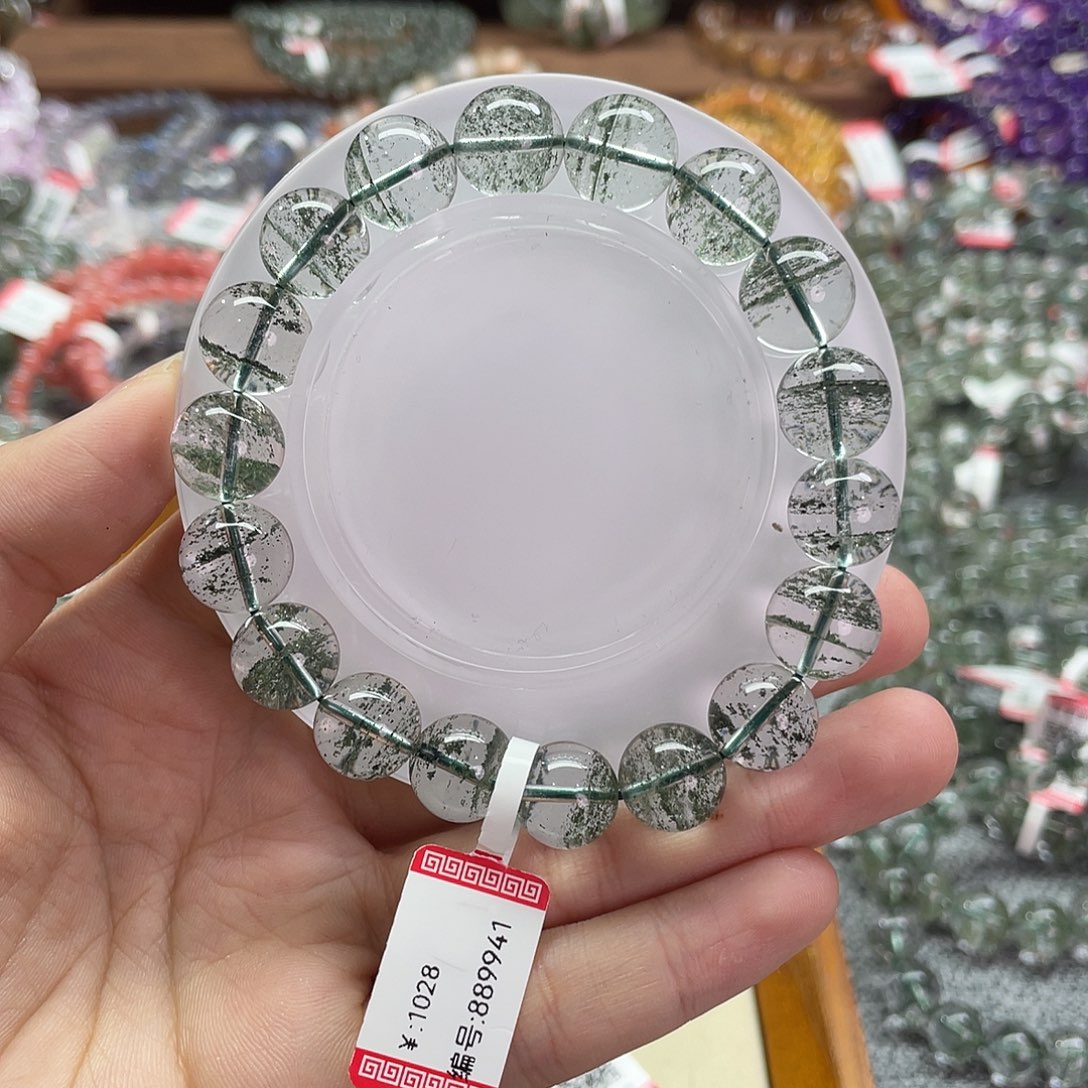水晶手链未镶嵌顺***?绿幽灵