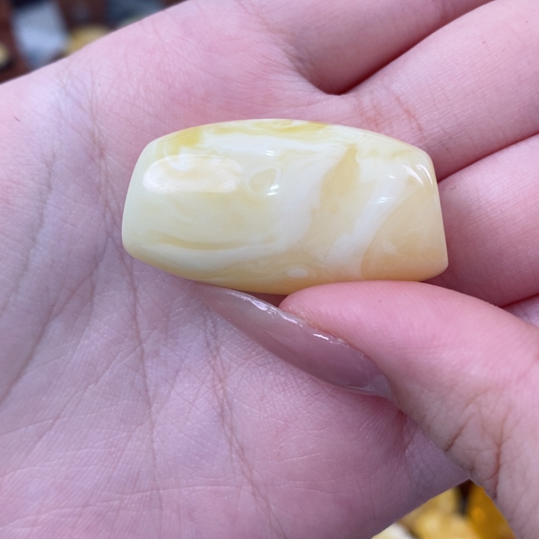 未镶嵌蜜蜡裸石奶瓷白浓蜡马蹄珠