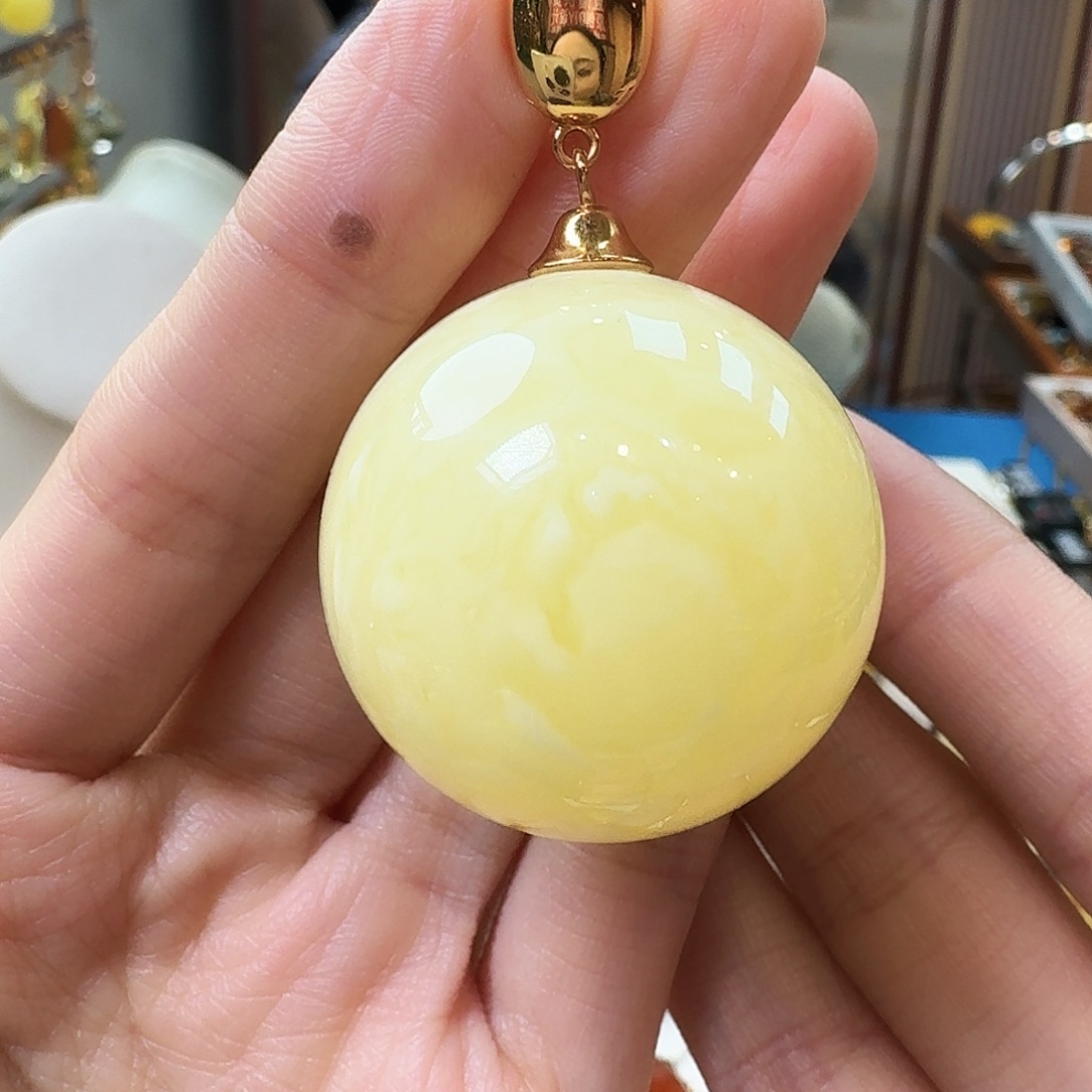 琥珀未镶嵌颈饰吊坠