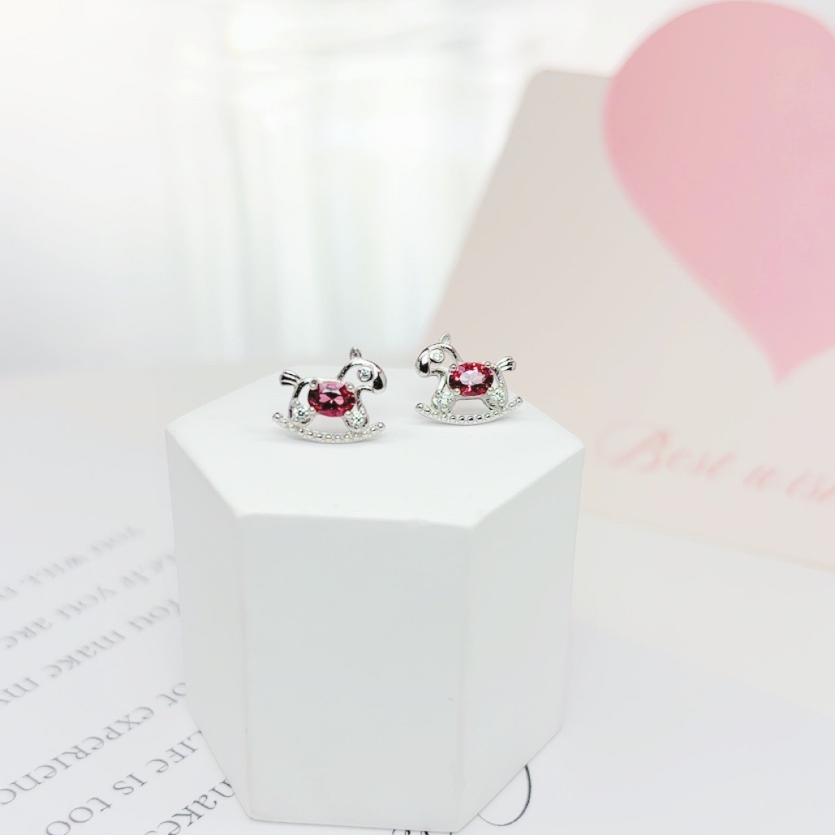 天然石榴石耳钉  2026马年生肖款  主石3*4mm/2粒  S925银镶