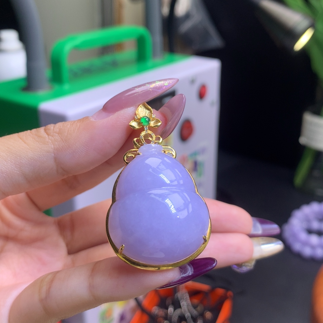 翡翠18K金镶嵌颈饰