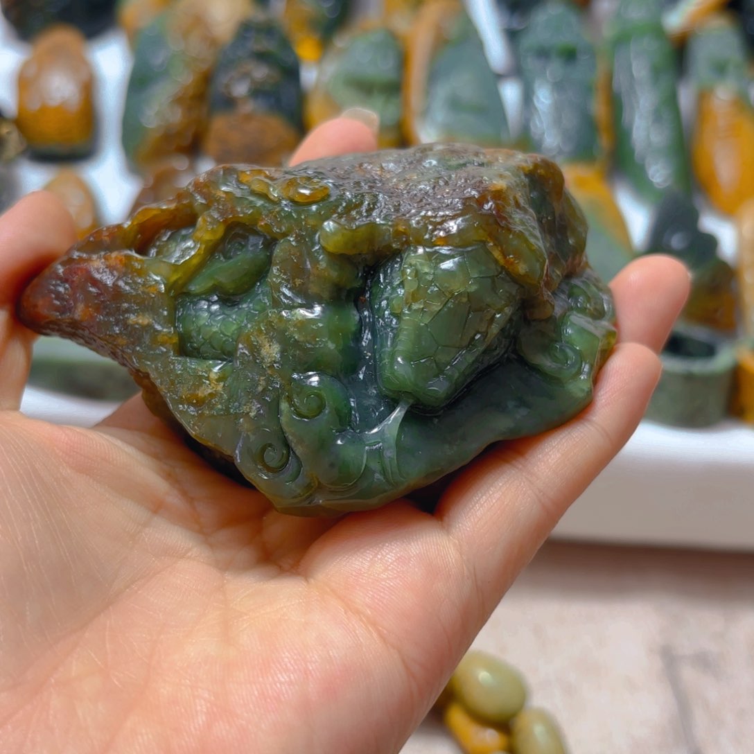 岫岩河磨玉（透闪石质玉）挂件未镶嵌