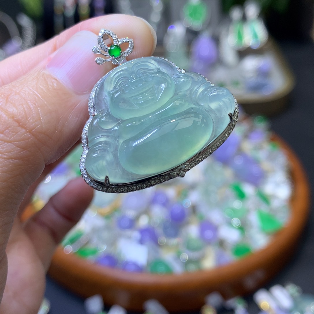 颈饰18K金镶嵌翡翠