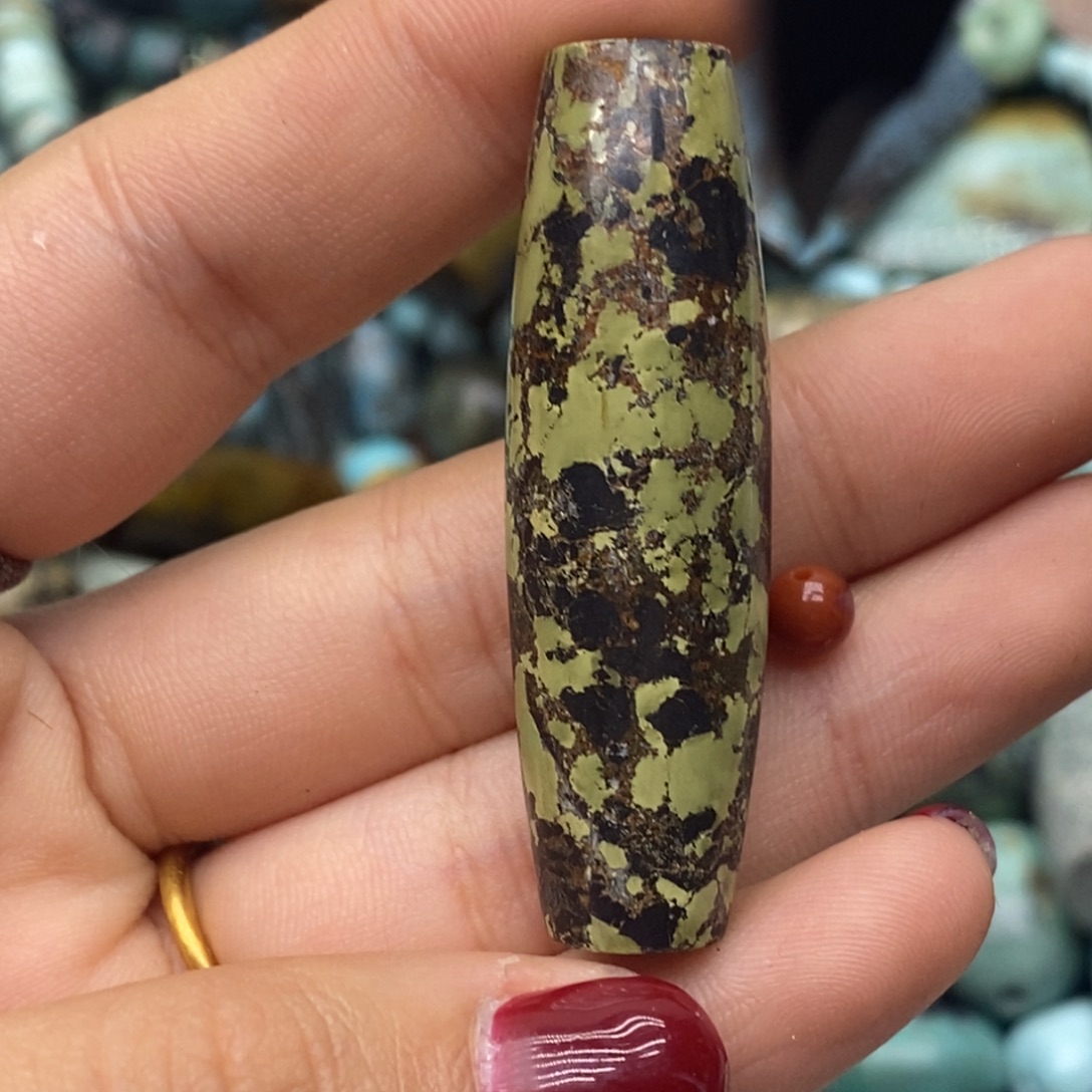 南红玛瑙未镶嵌珠宝奇石