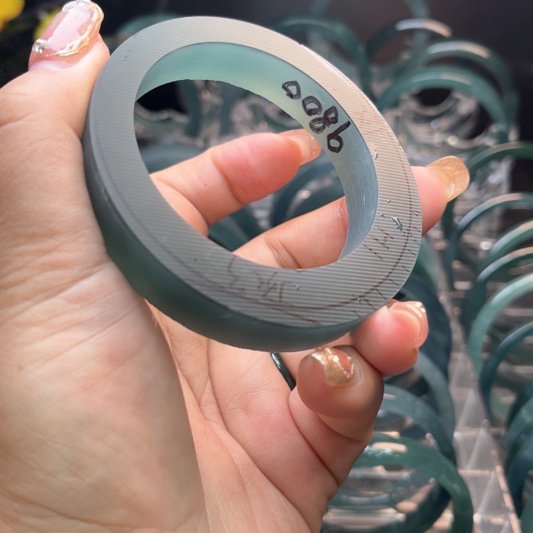 定制翡翠手镯未镶嵌玉**子