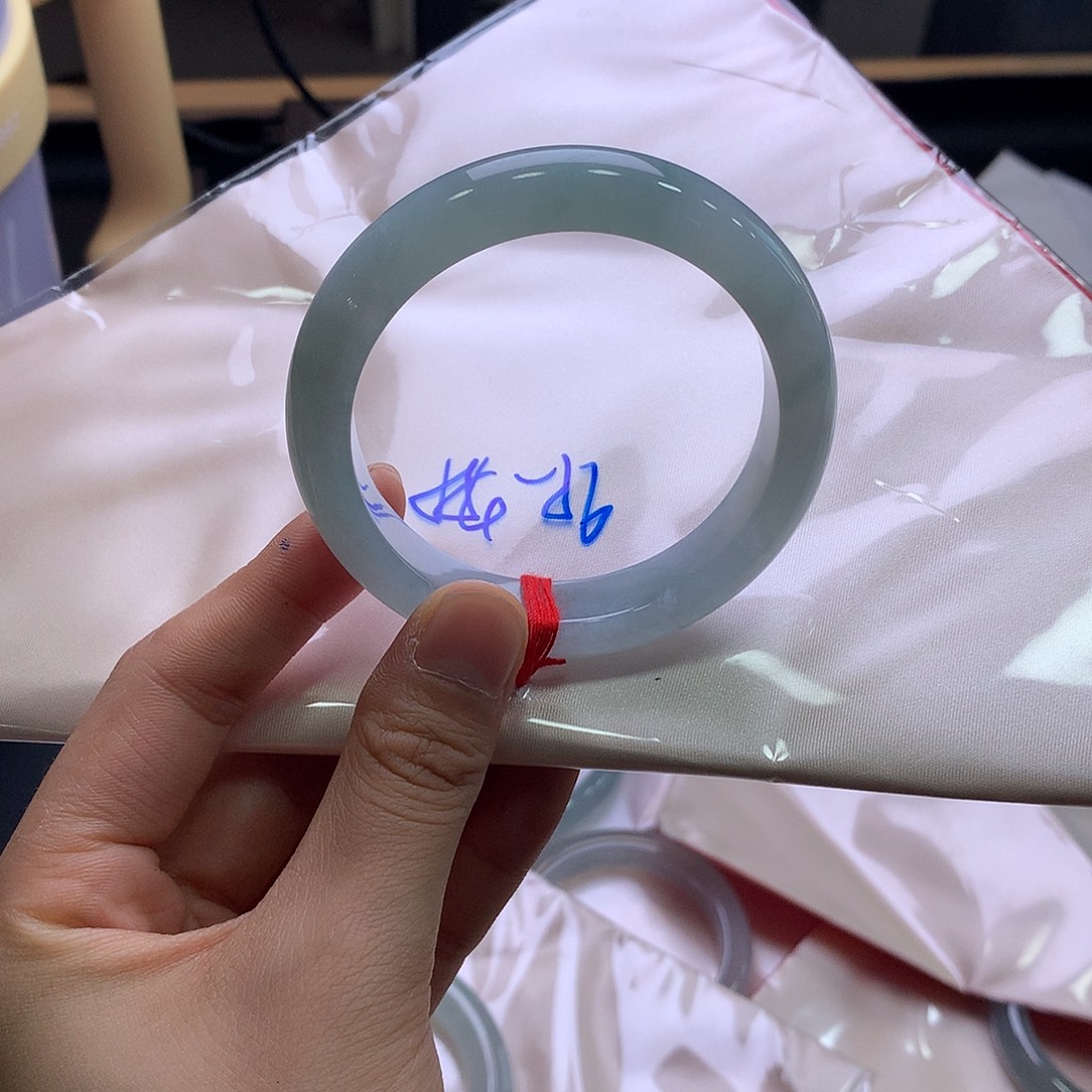 翡翠未镶嵌手镯翡翠