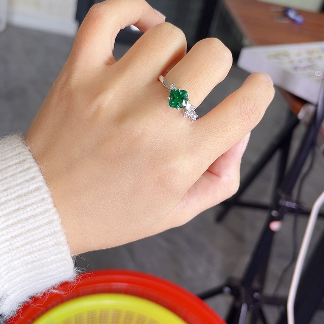 银S925镶嵌戒指祖母绿小***3