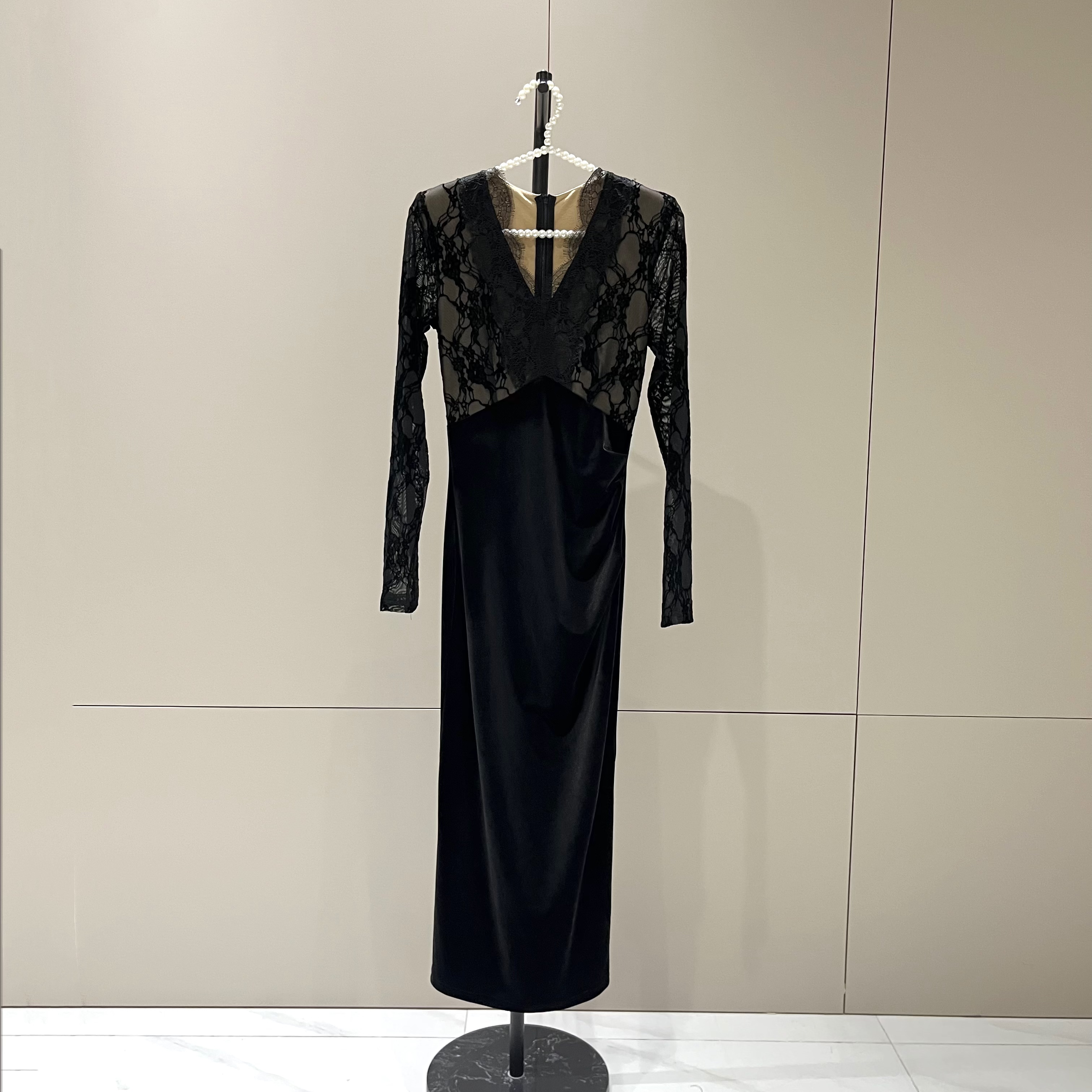 镂空网纱拼接蕾丝V领褶皱长袖收腰包臀修身显瘦连衣裙