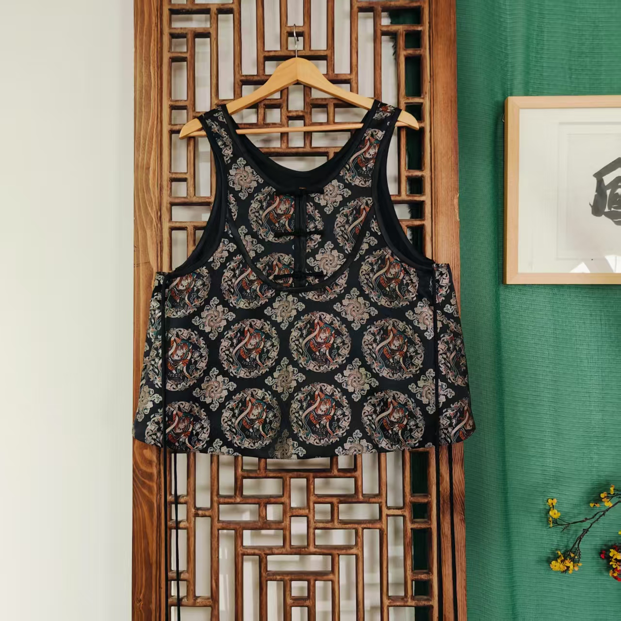 凤徕兮私人定制黑底彩色老虎花圆领套头无袖马甲(LS380-4)