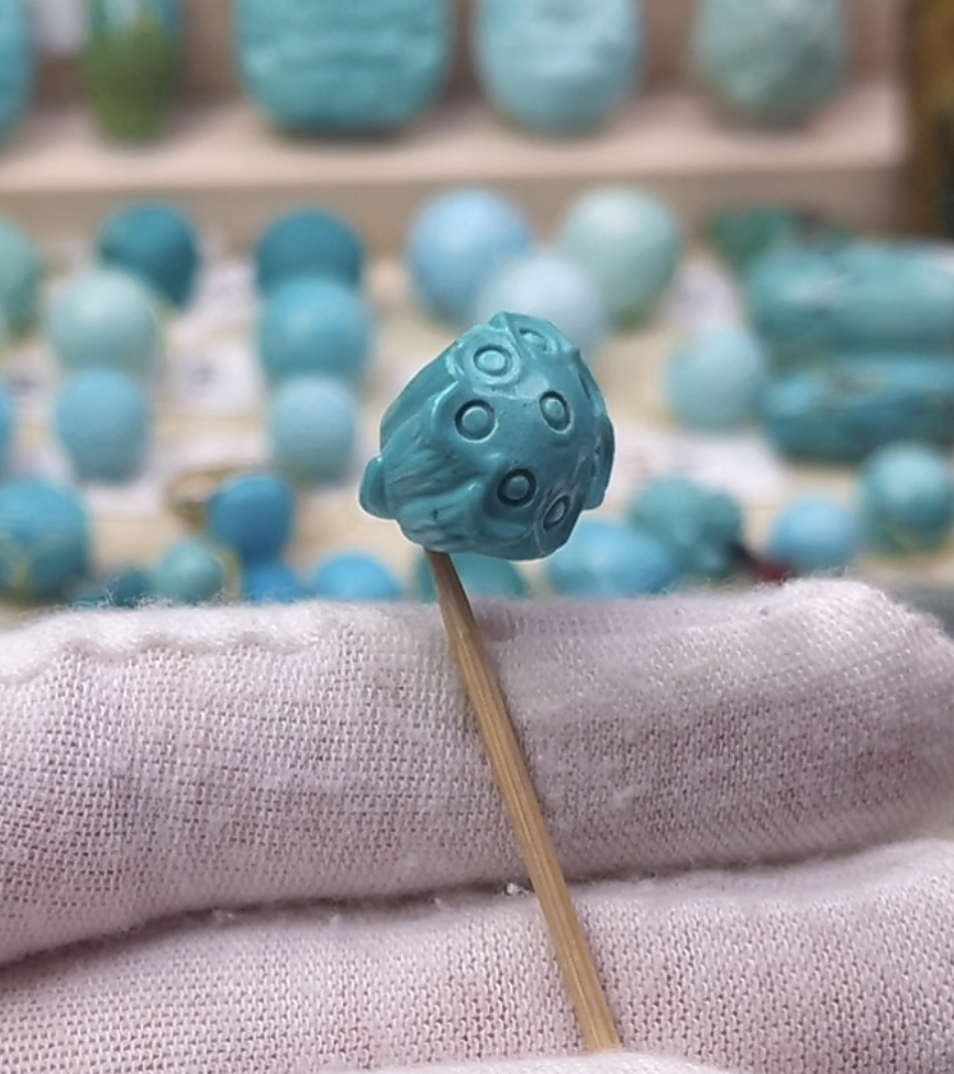 原矿保真绿松石12.5mm*14.3mm