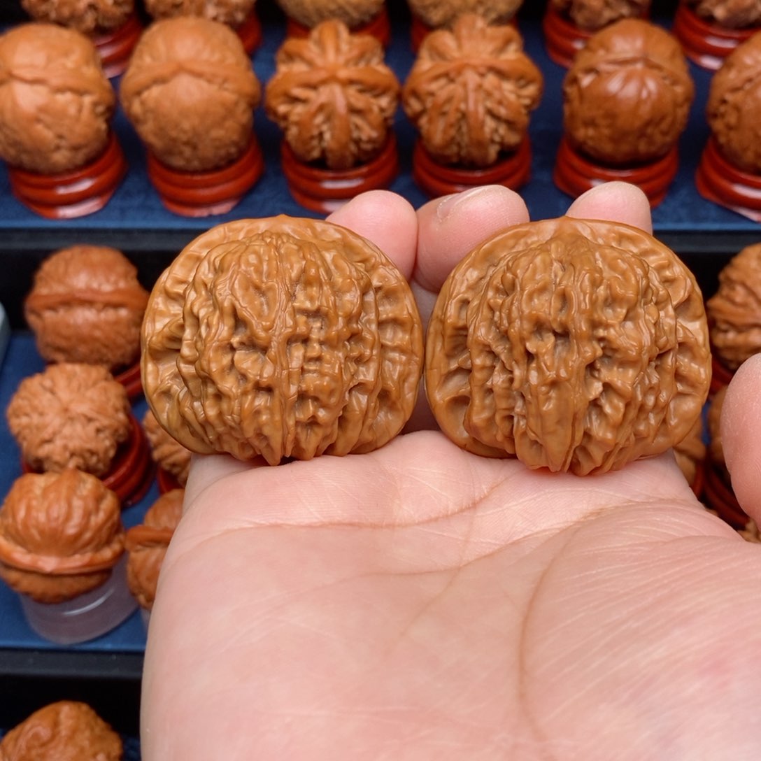 把件文玩核桃厚*亮手捻秦皇楼