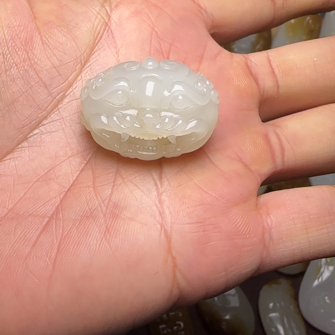 和田玉（糖玉）未镶嵌颈饰