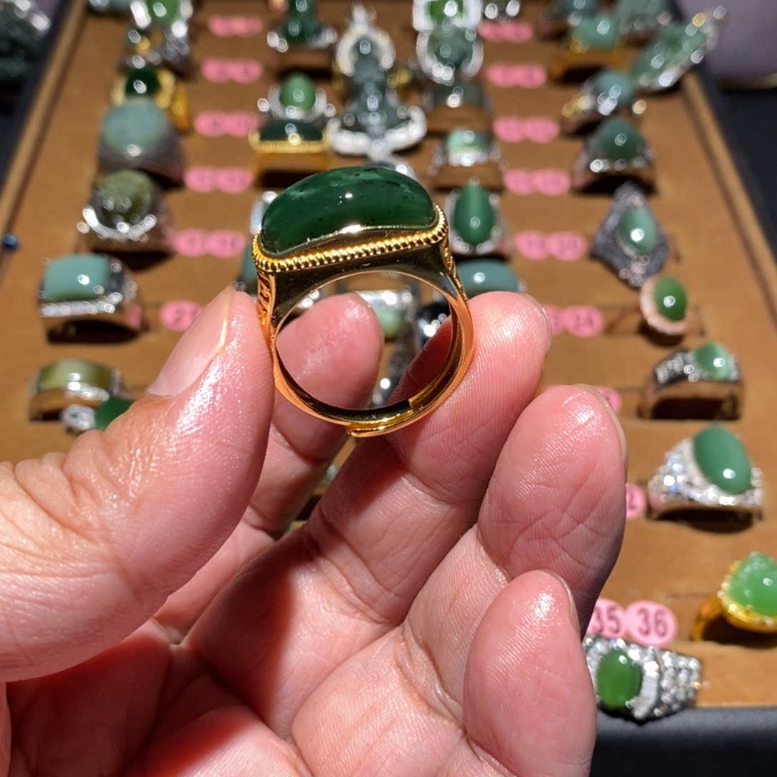 和田玉未镶嵌戒指