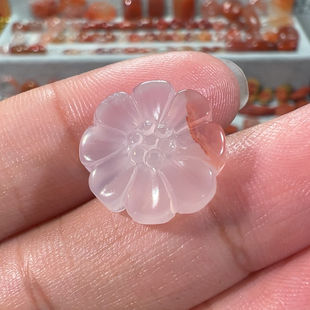 南红玛瑙川料未镶嵌小雏菊