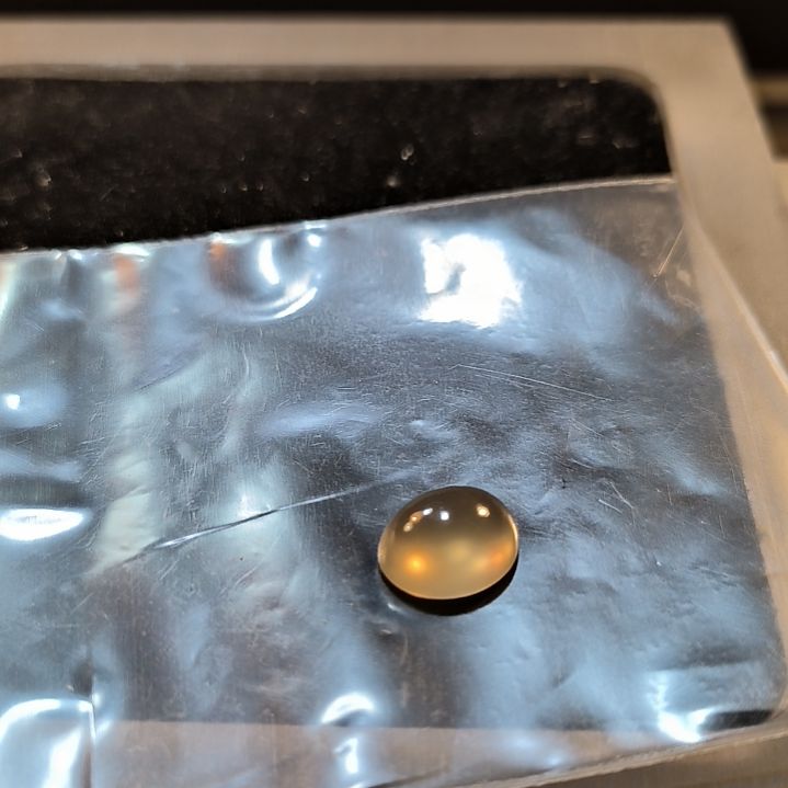 余***石英岩玉未镶嵌戒面