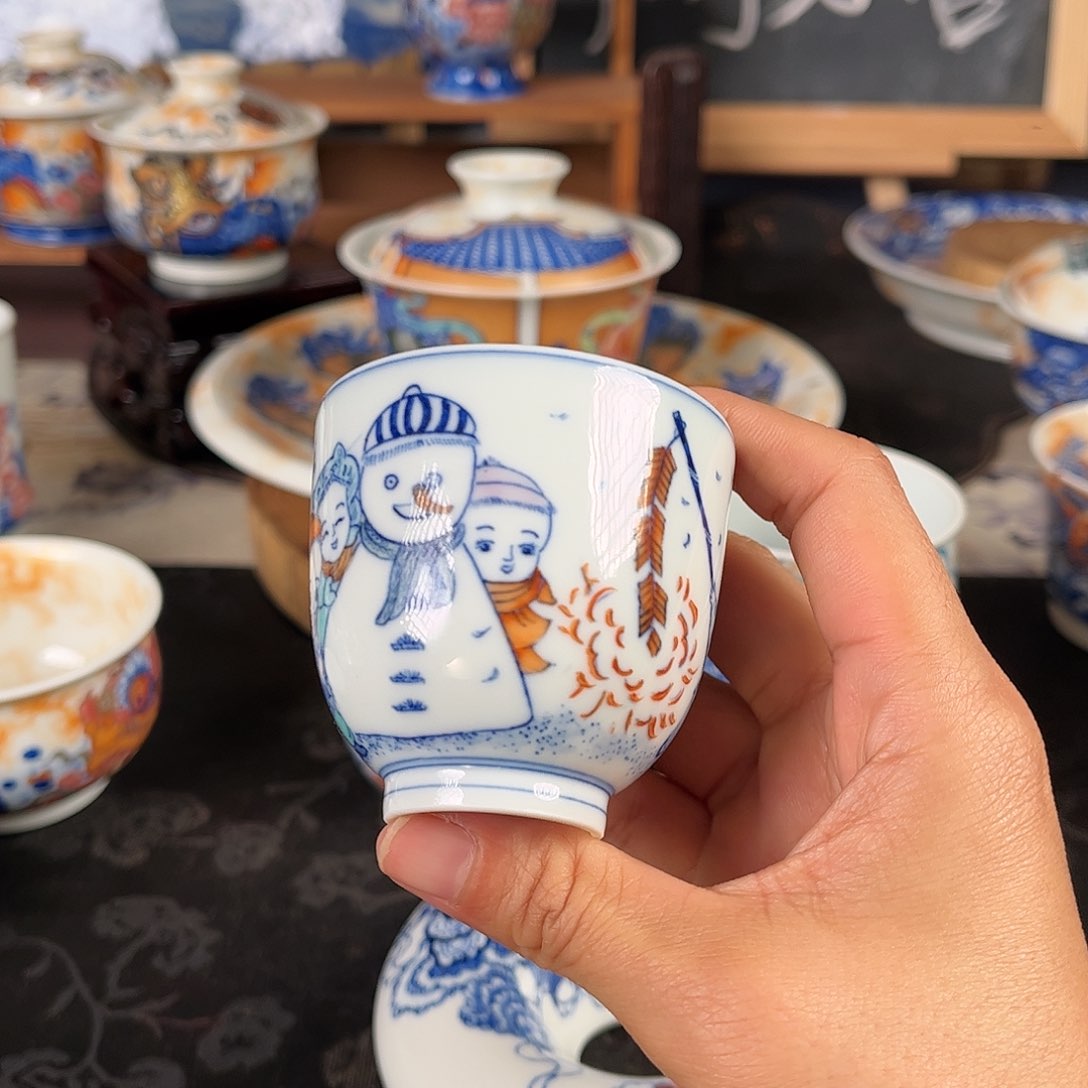 斗彩童子戏婴图杯