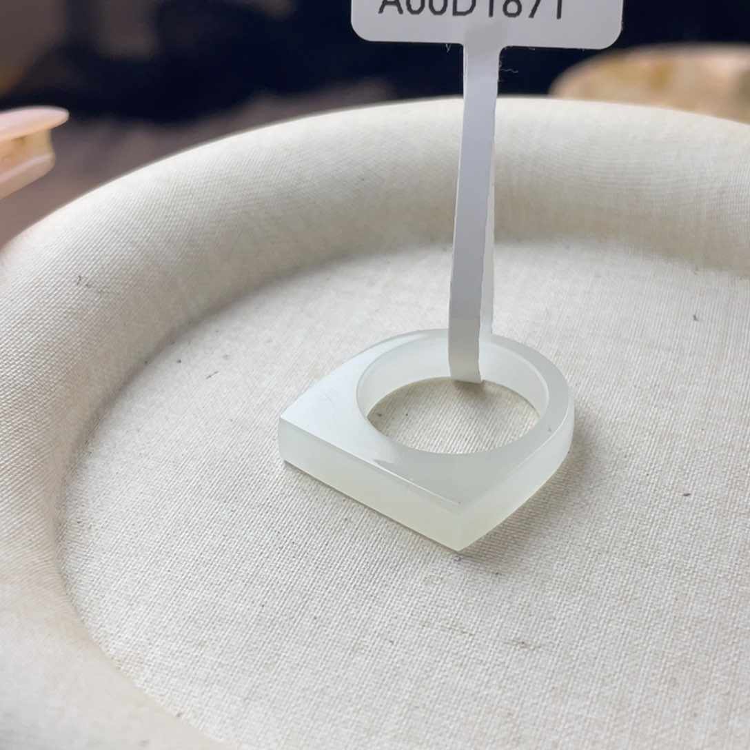 和田玉（糖玉）戒指未镶嵌