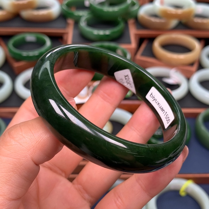 和田玉（碧玉）手镯未镶嵌