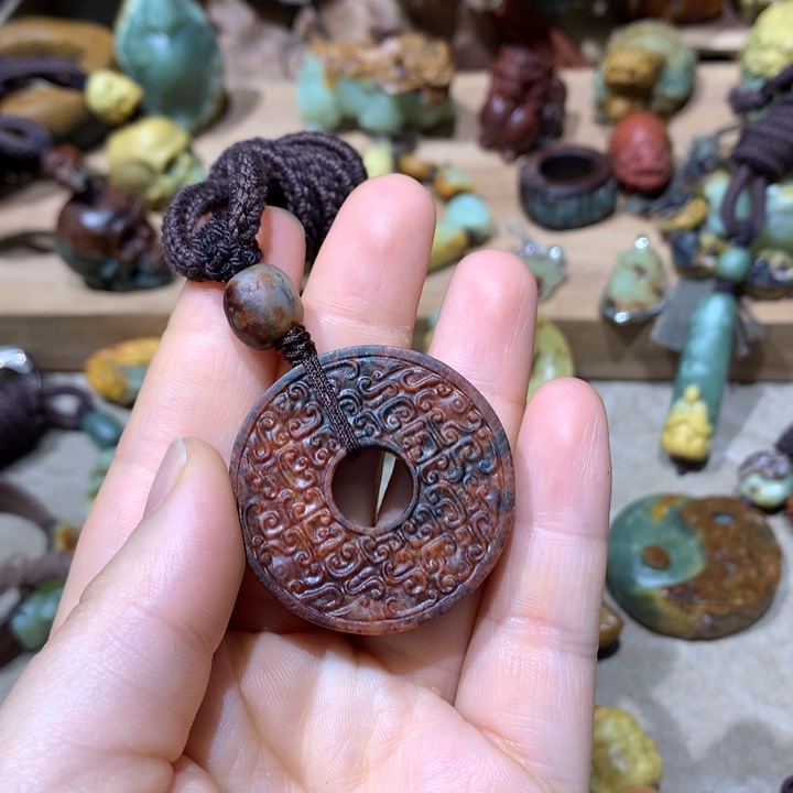 未镶嵌岫岩河磨玉（透闪石质玉）挂件河*白