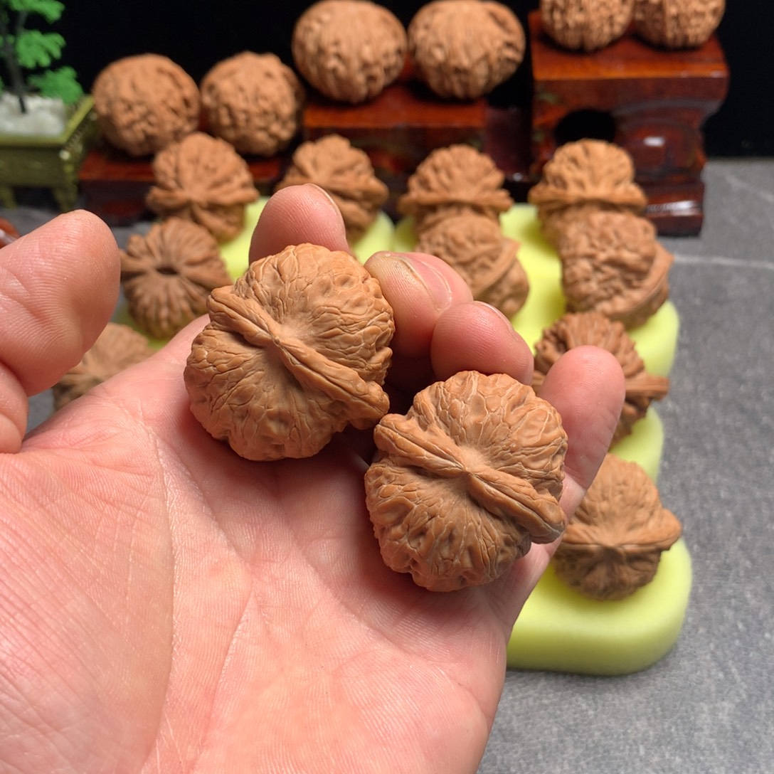 夜***眠文玩核桃吊坠元宝