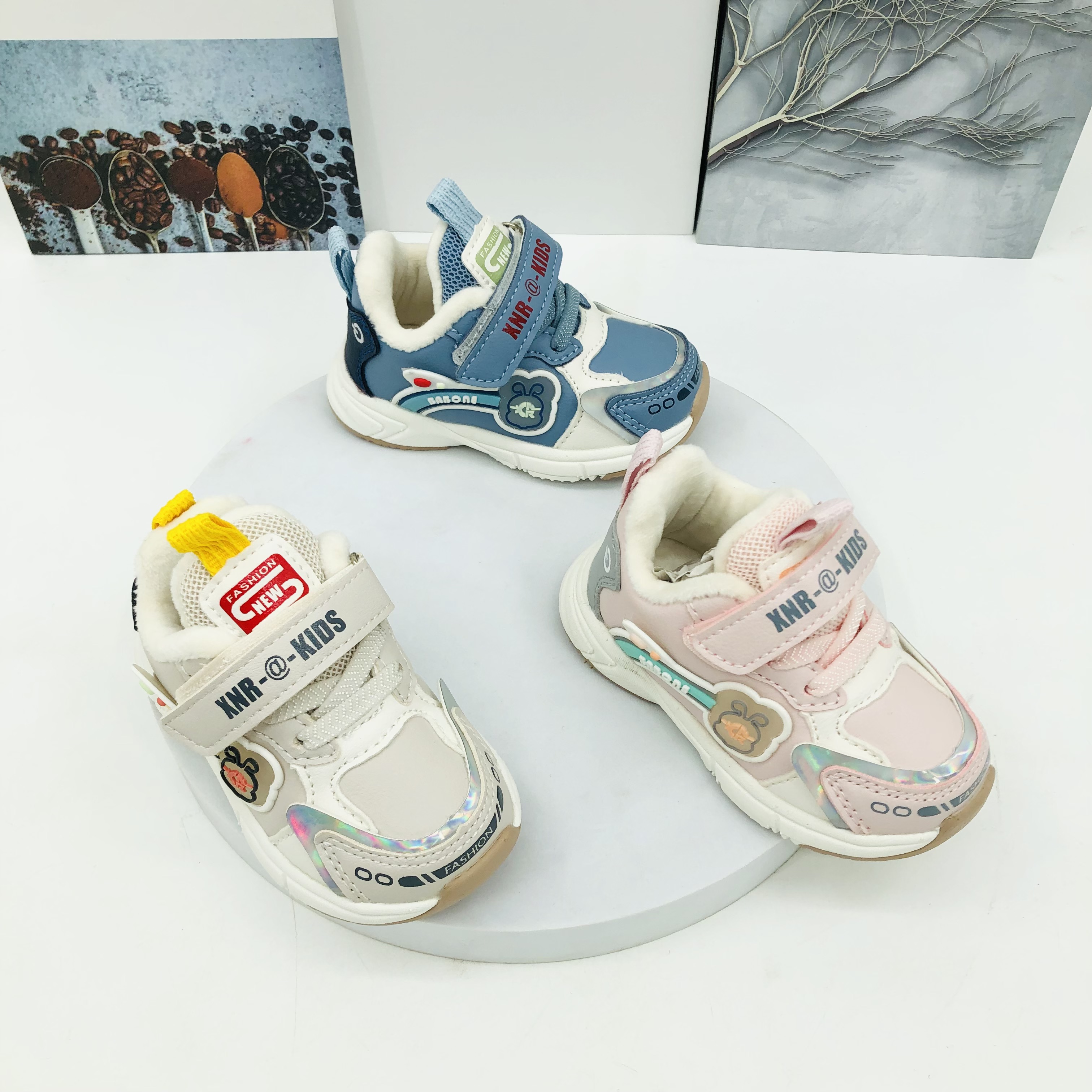 D4区5790冬季儿童橡胶底休闲皮面运动棉鞋