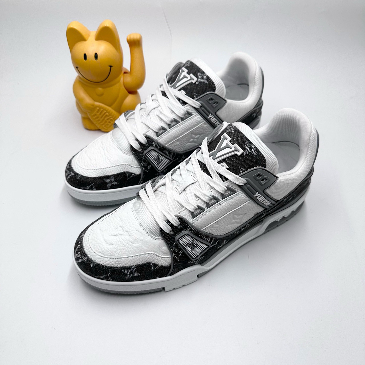 99新 LouisVuitton/路易威登 0699/41.5码/新款Trainer板鞋/99新