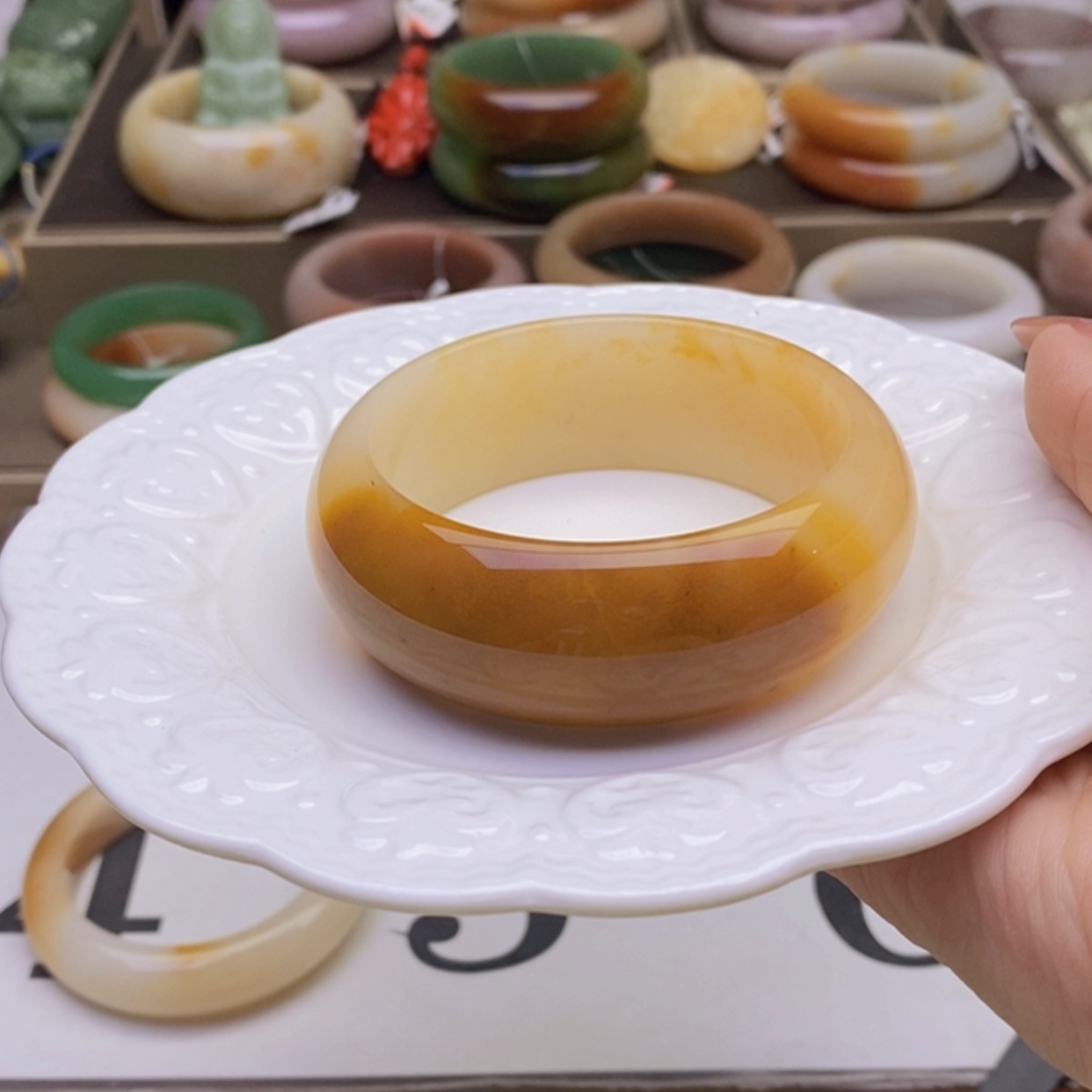 【闪购商品】石英质玉手镯未镶嵌