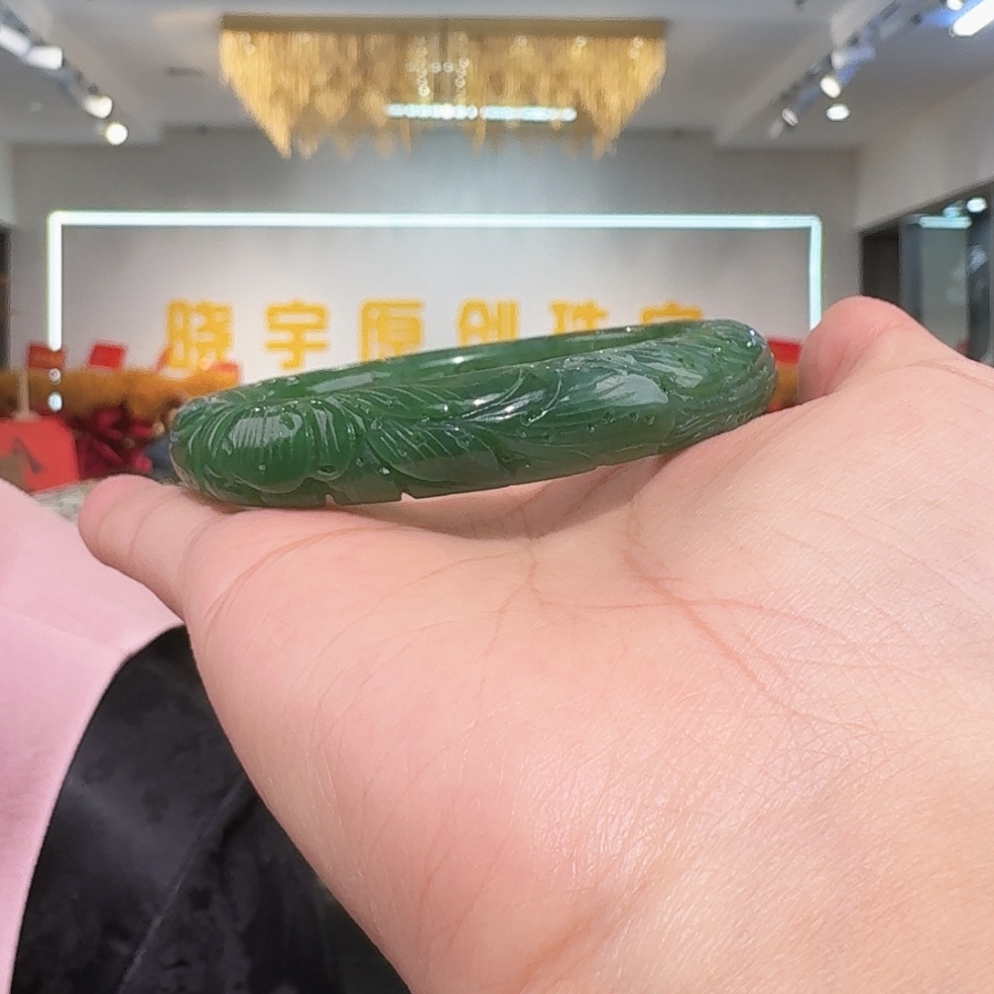 汇***海和田玉未镶嵌手镯