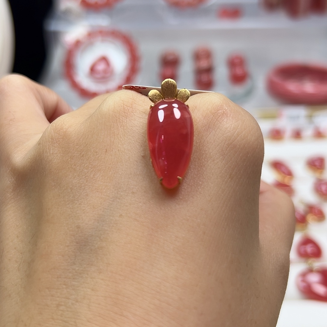 菱锰矿（红纹石）18K金镶嵌吊坠(不含链)