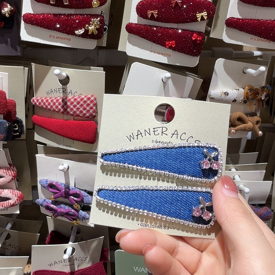 布艺非金属蓝色樱桃