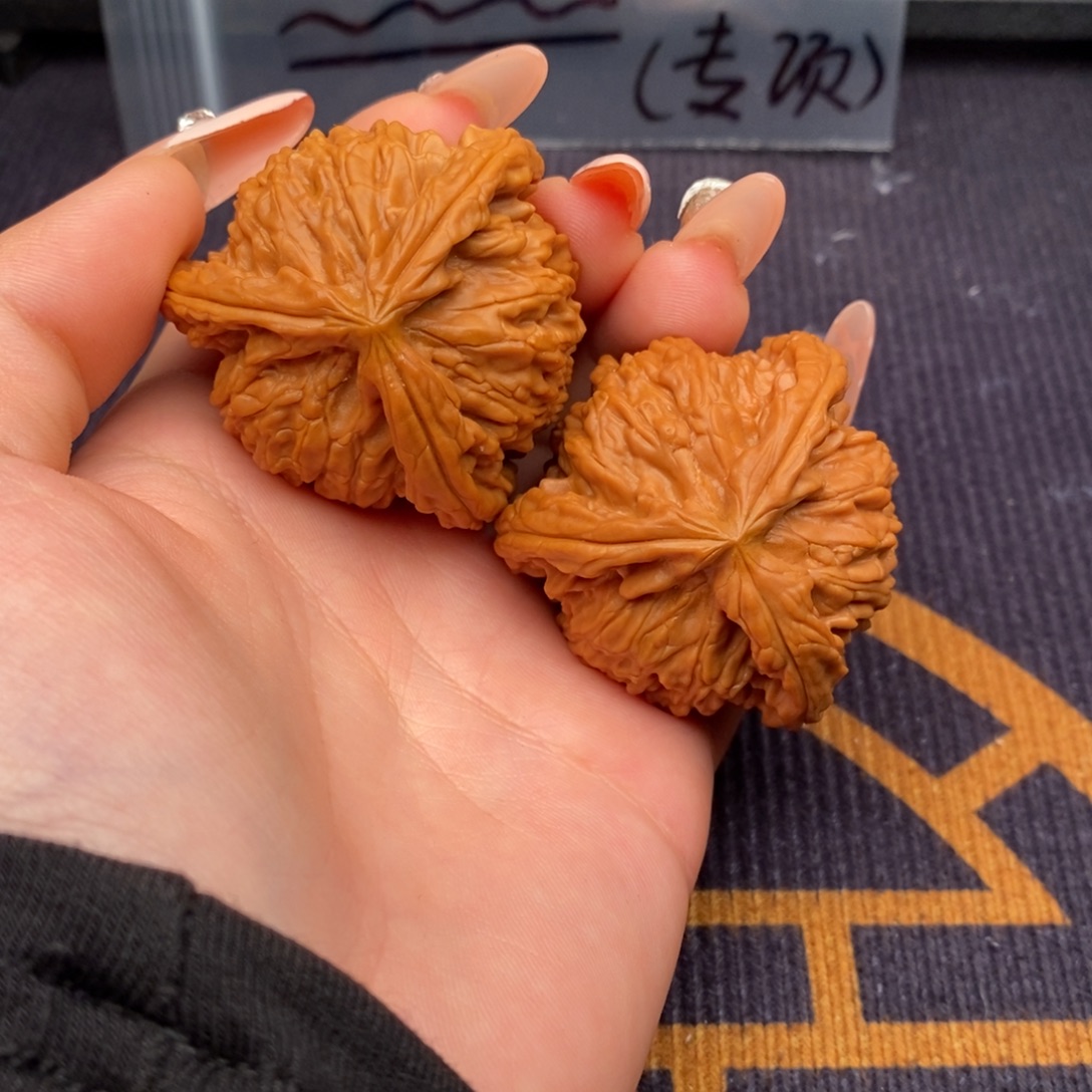 佰***。吊坠文玩核桃白狮子