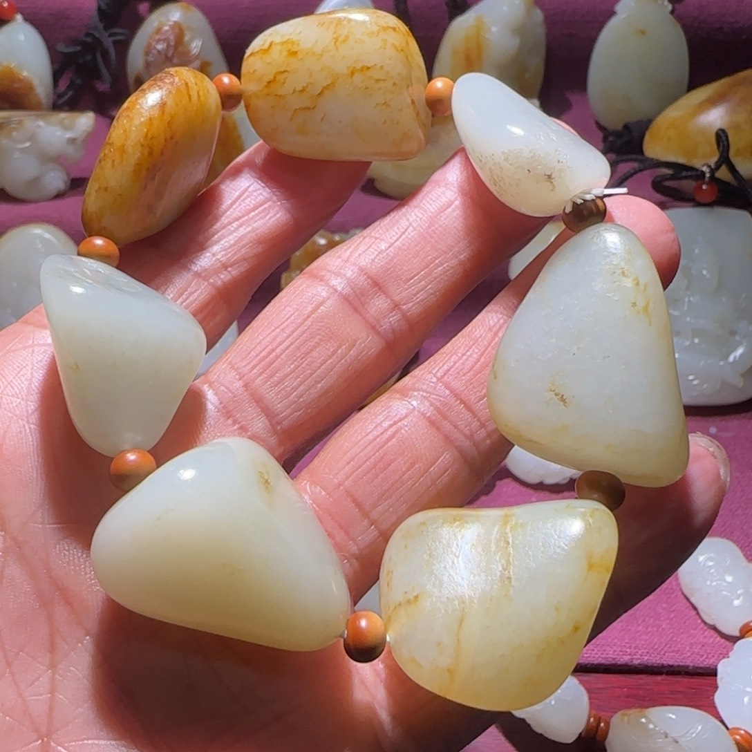 和田玉颈饰未镶嵌幼***大