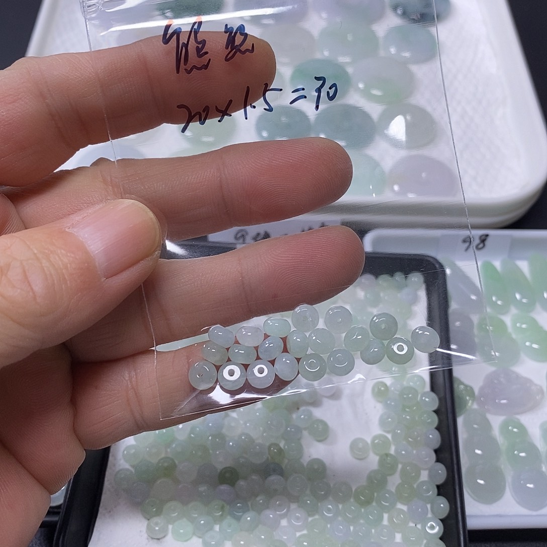****～翡翠未镶嵌吊坠(不含链)