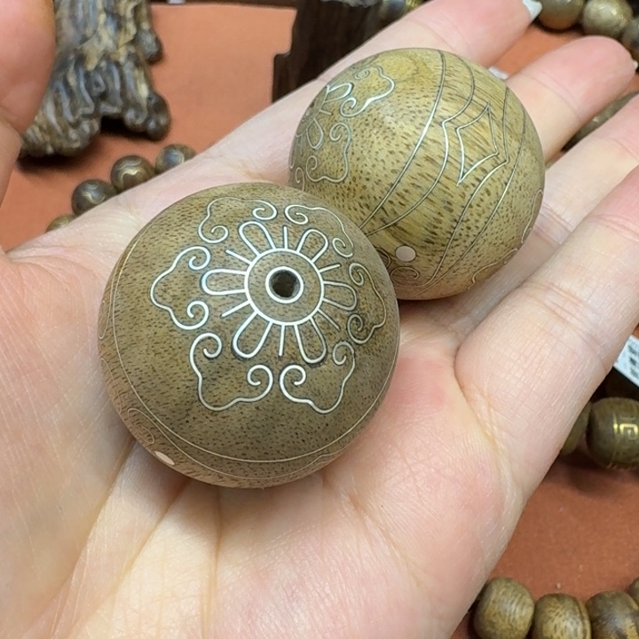 大叶紫檀（黑酸枝木类）