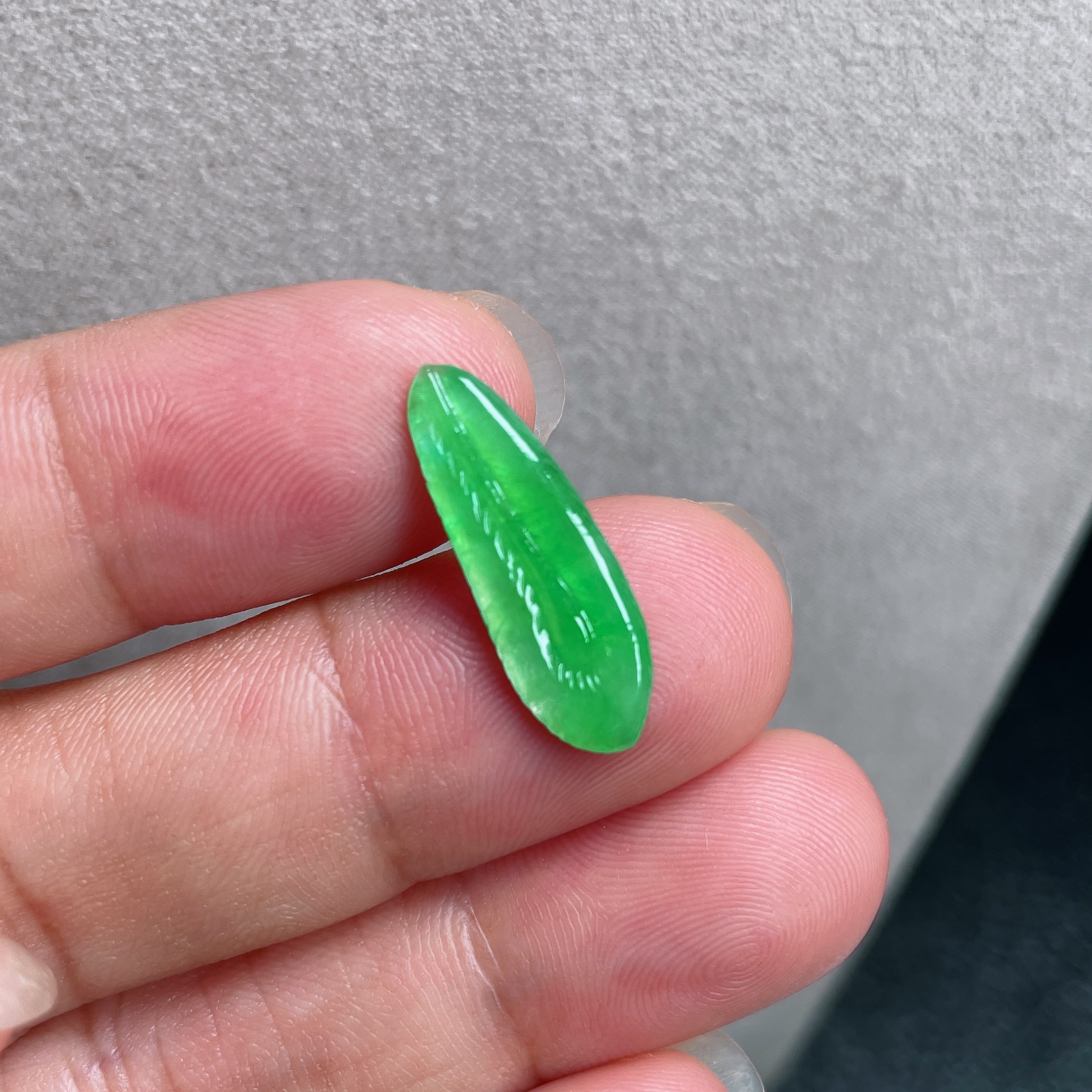 天然缅甸A货翡翠阳绿羽毛，21.2-7.21.9