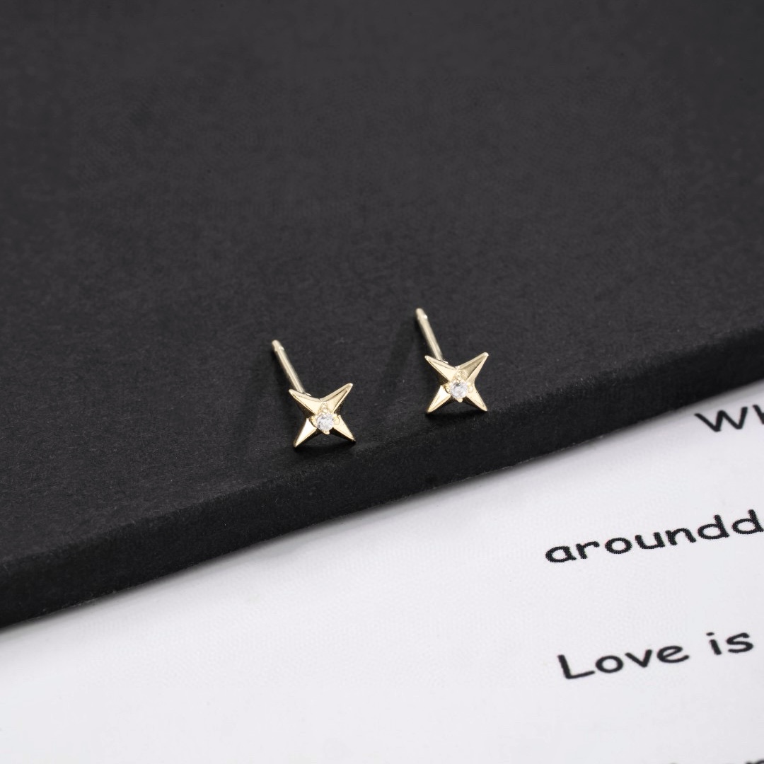 925银合成锆石耳饰 简悦迷你高级感S925通体纯银四芒星耳钉防过敏