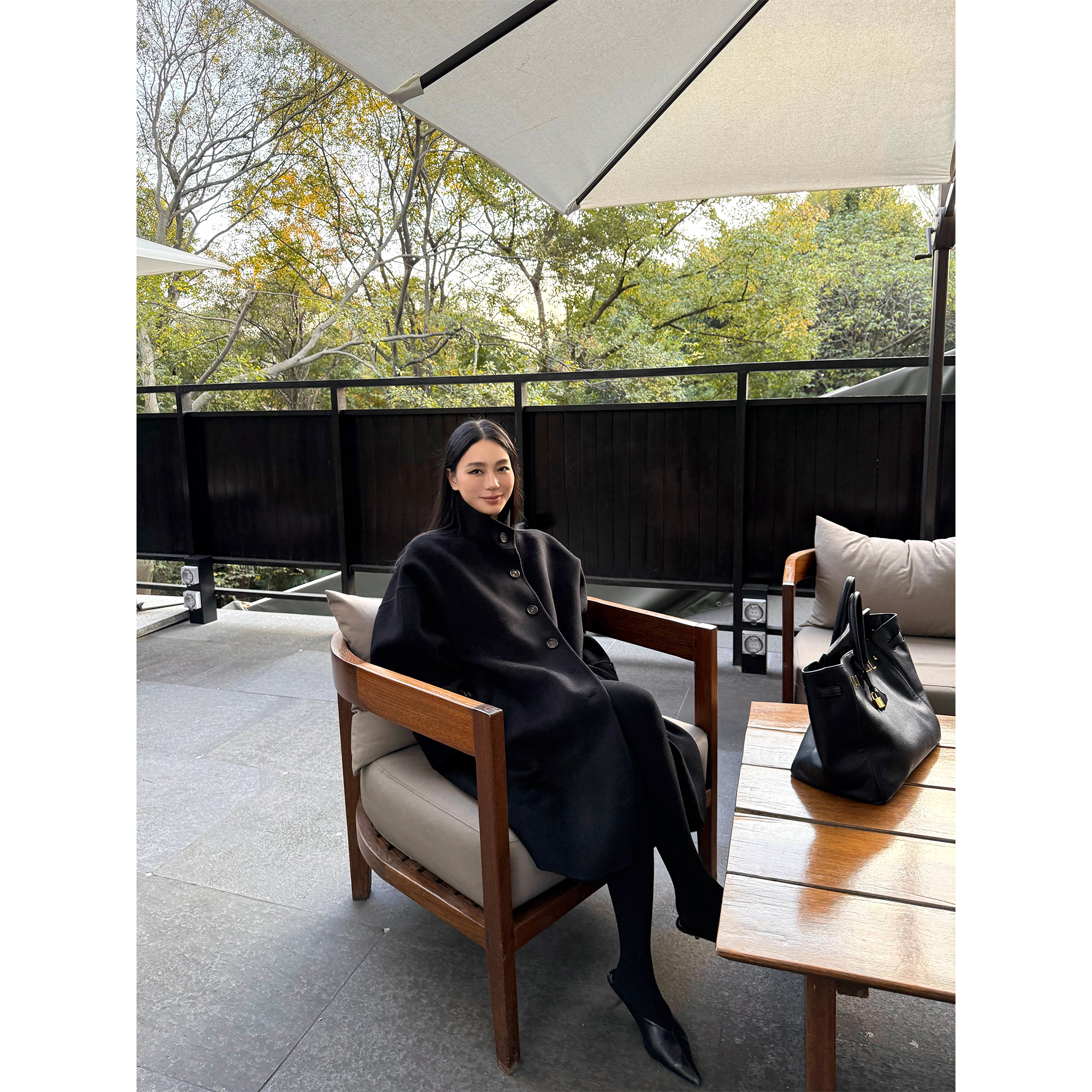 周淼【画报女郎】可拆狐狸毛围脖牛角扣茧型大衣外套女ZM25D5282J