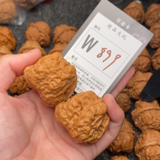 吊坠桃核我是第一百38