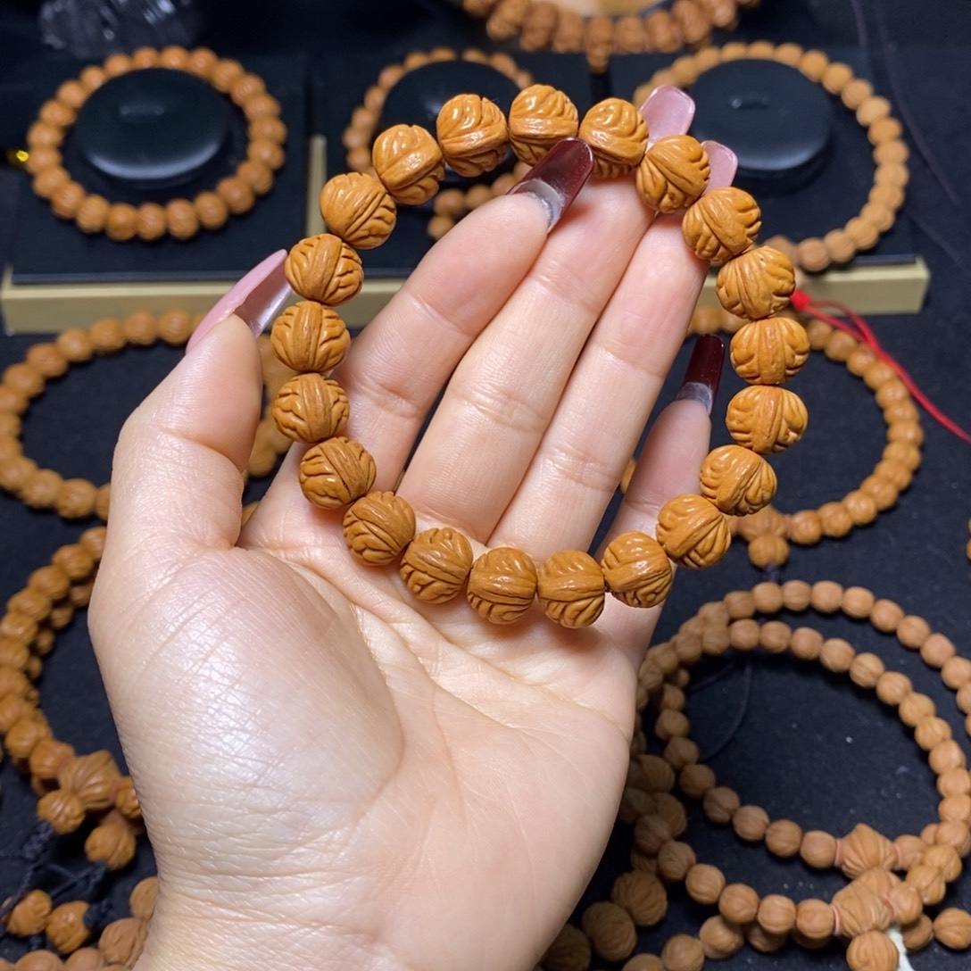 王***苼桃核吊坠秦岭文玩