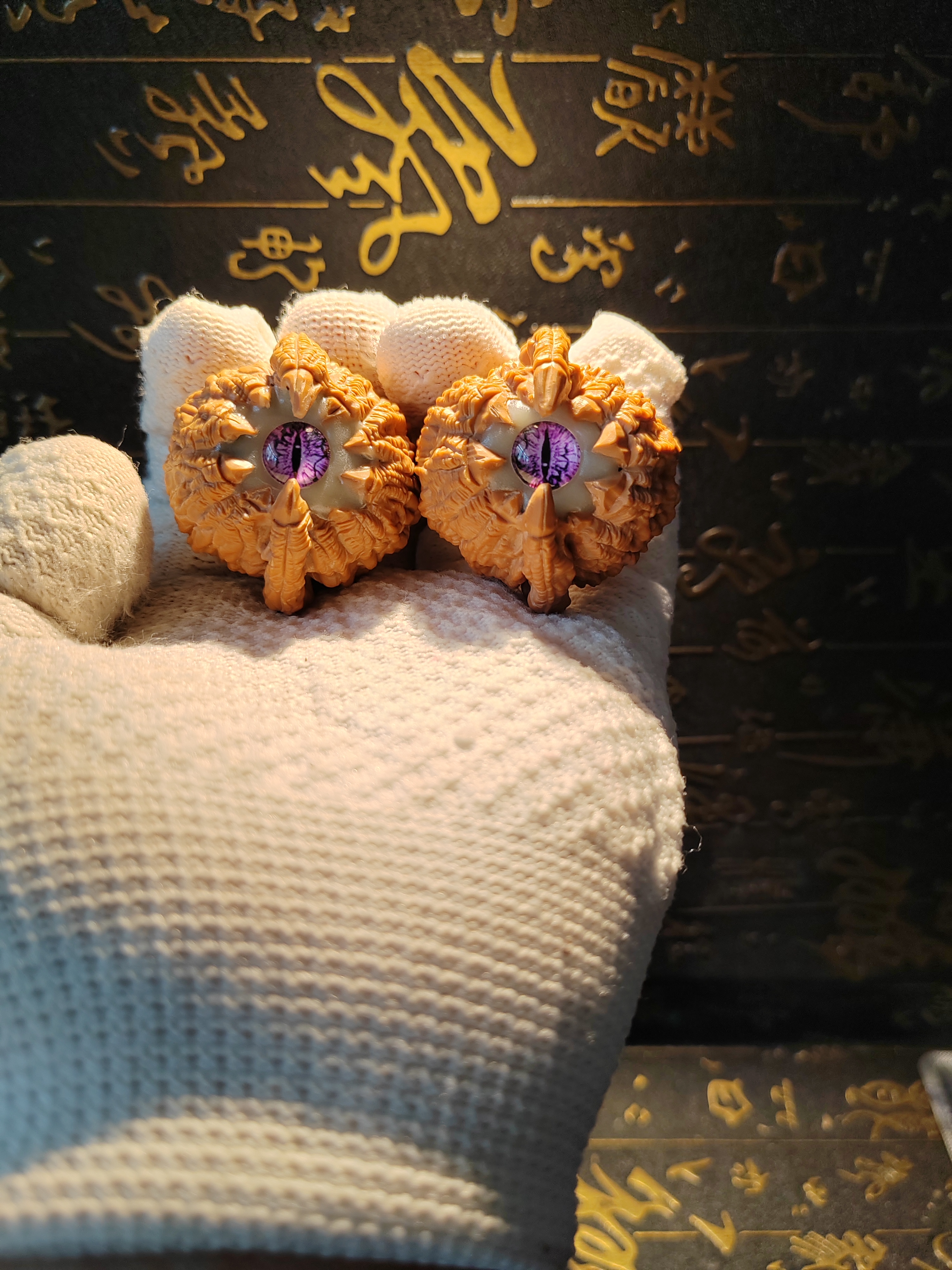 手工雕刻镶嵌白狮子之恶魔之眼