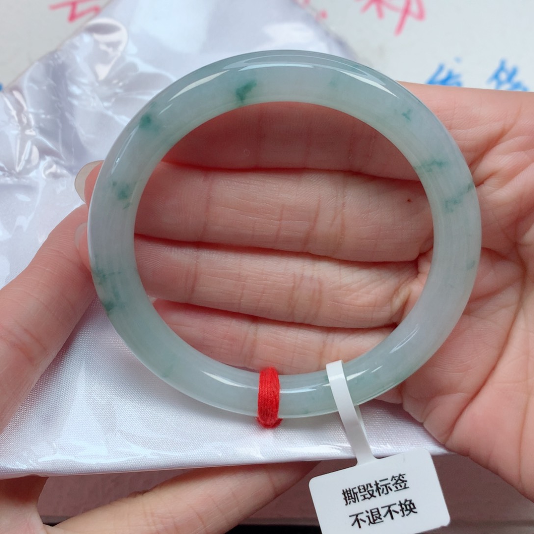 翡翠手镯未镶嵌55.5圆条 冰晴底飘星星小绿花 无包容推荐