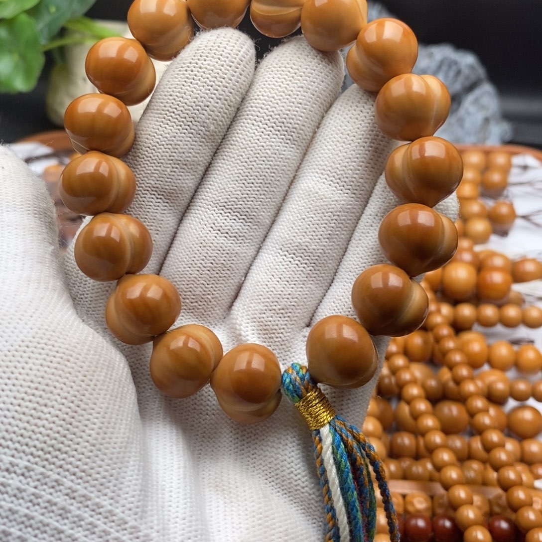 猴头核桃吊坠屁桃