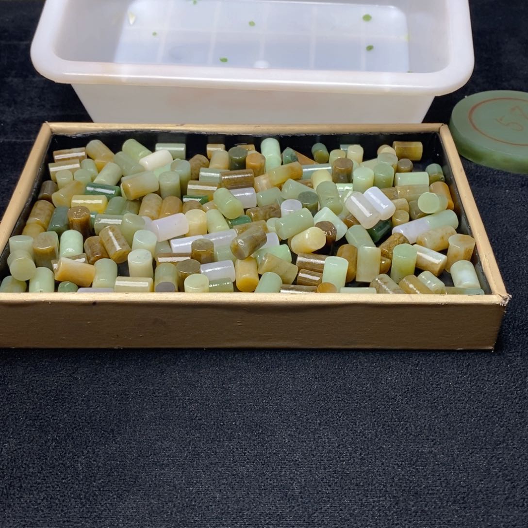 和田玉（糖玉）未镶嵌珠宝半成品多****菜