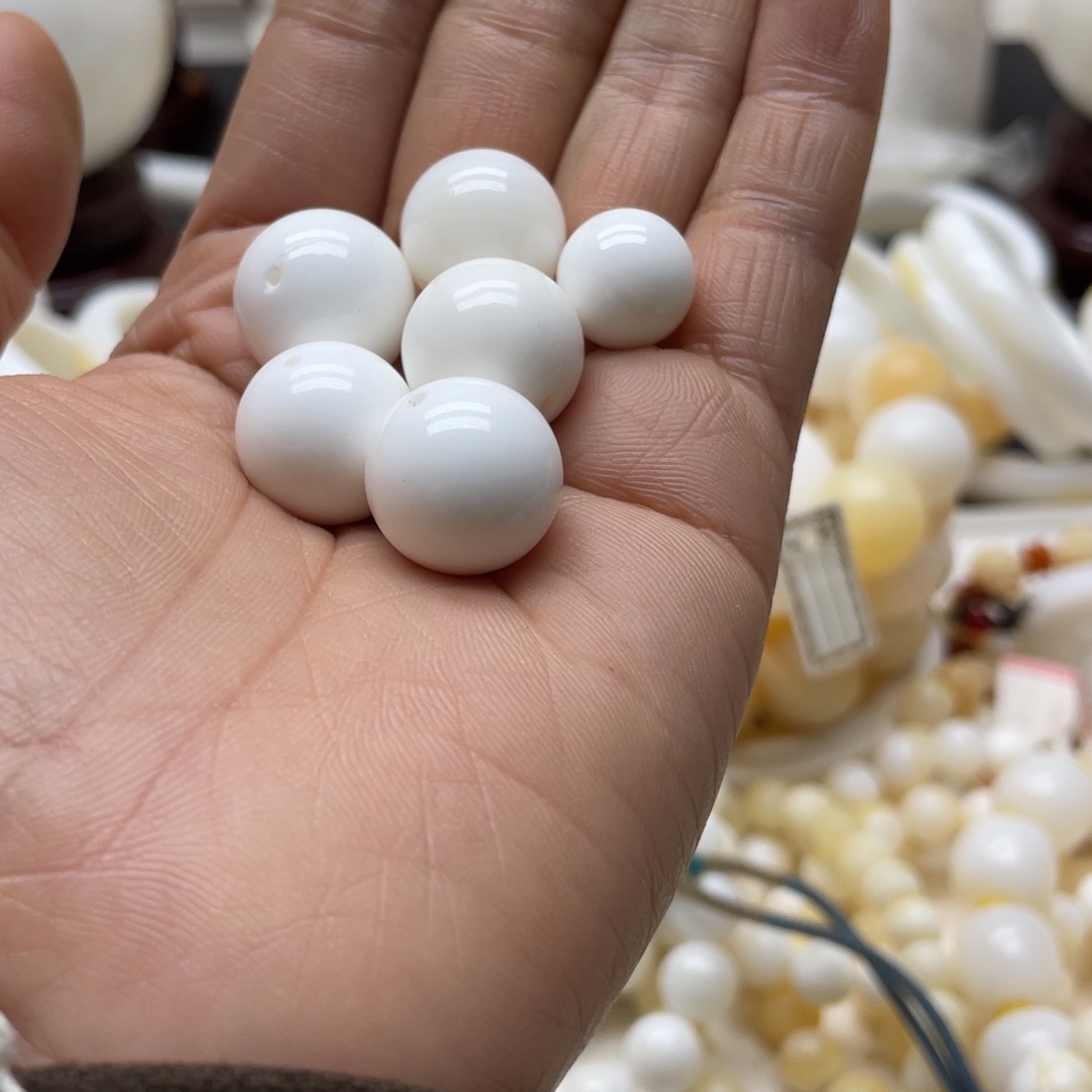 当***住6颗1.6奶白珠不退换