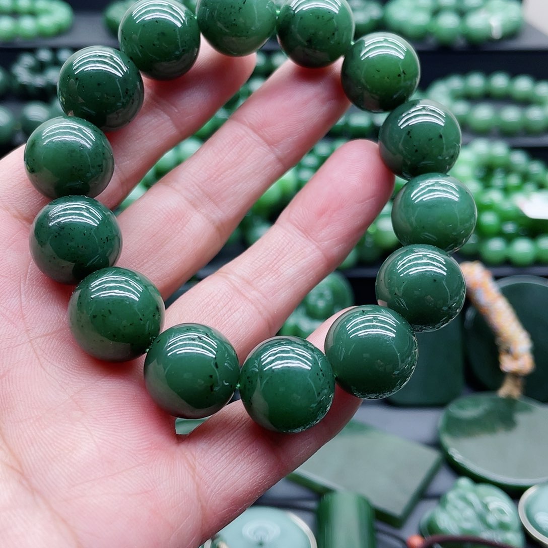 和田玉（碧玉）未镶嵌手链